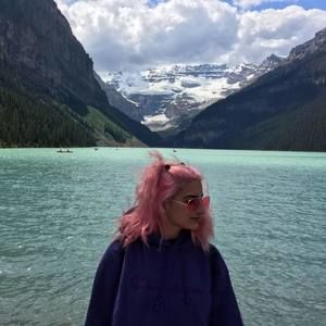 Meet your Posher, Ashley